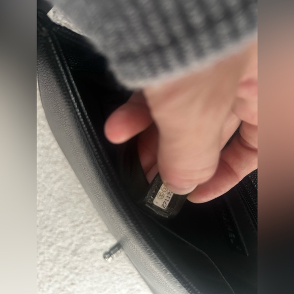 Chanel Caviar New Medium Boy Bag - Picture 10 of 16